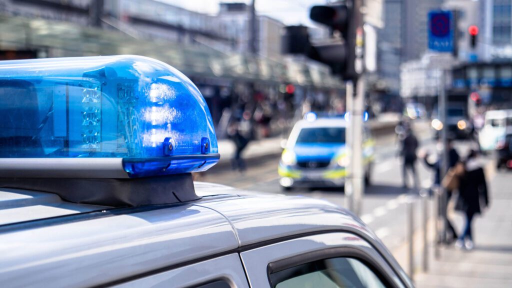Blaulicht eines Polizei-Einsatzfahrzeugs